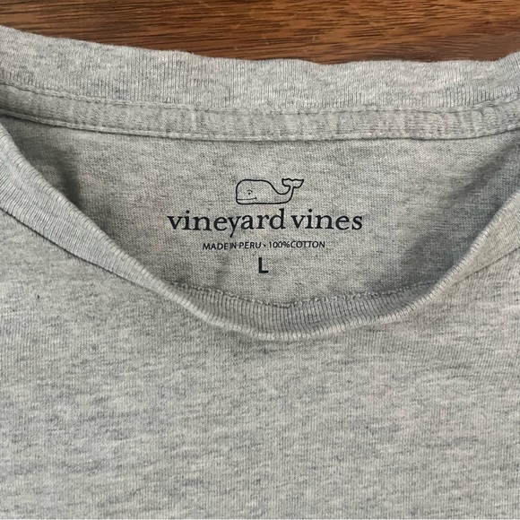 Men's Boston Red Sox Vineyard Vines Gray Green Monster Whale T-Shirt - Size L - Picture 6 of 8